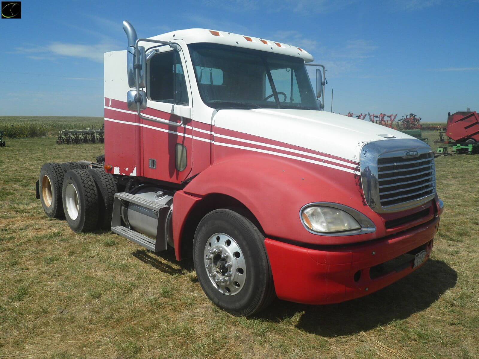 2003 Freightliner day cab semi-image
