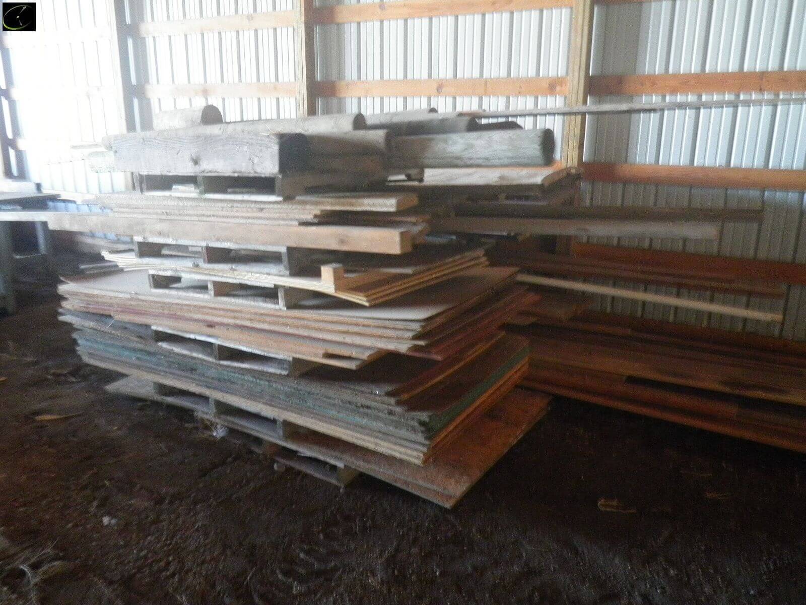 20 plus pallets of wood main image