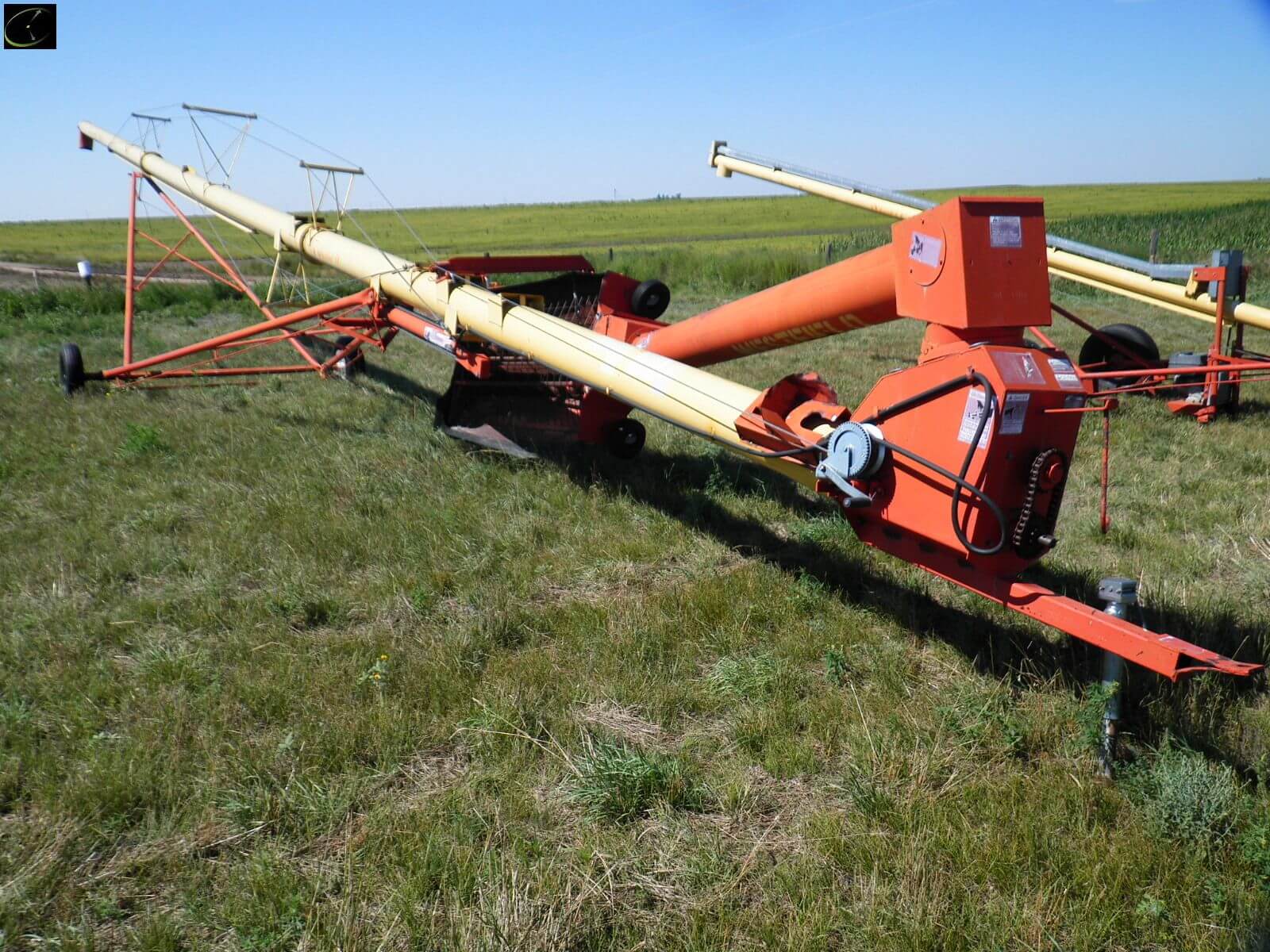 Westfield MK 100-71 pto auger with swing hopper main image