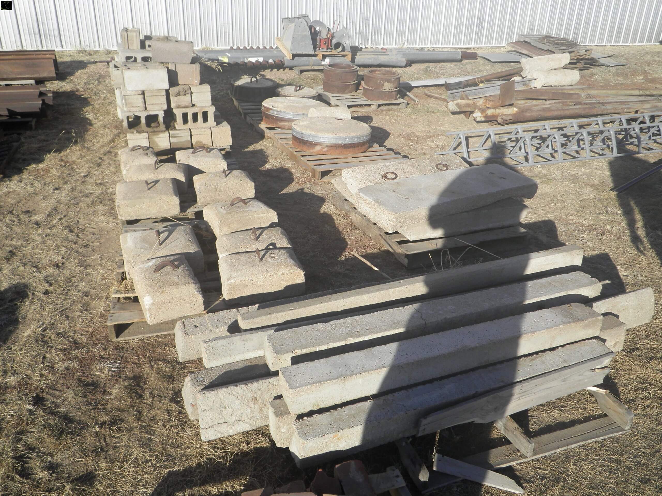 concrete weights, blocks and barriers-image