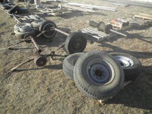 rear axles and tires off Dodge mini-van-image