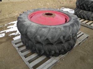 15.5-38 tires on rims-image