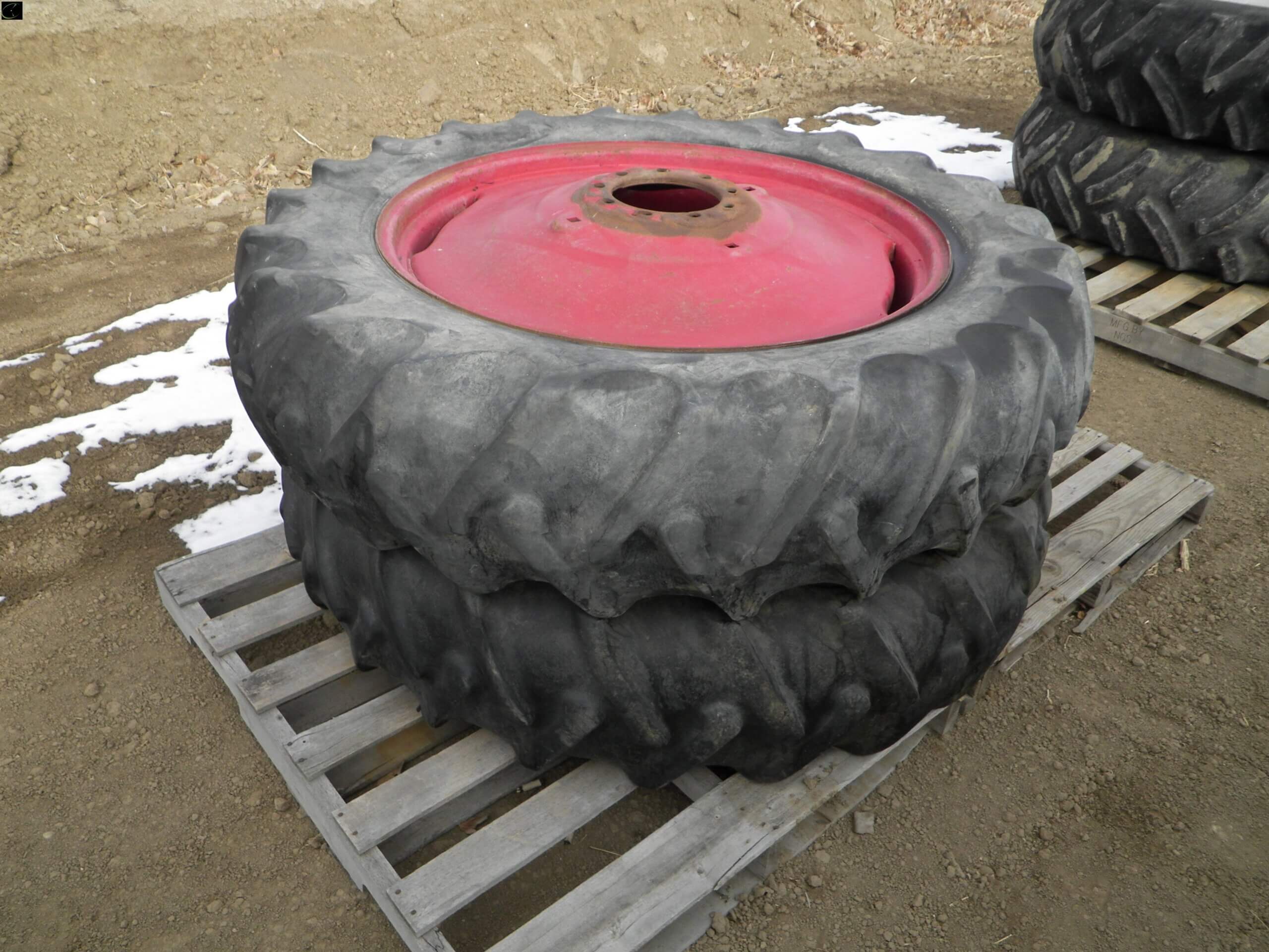 15.5-38 tires on rims-image