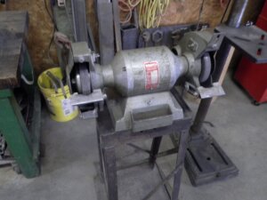 Wissota double wheel grinder on stand-image