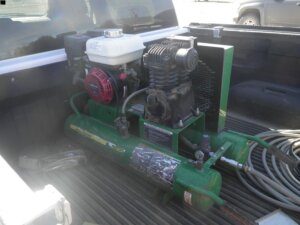 John Deere AC1-8GH self-contained air compressor-image