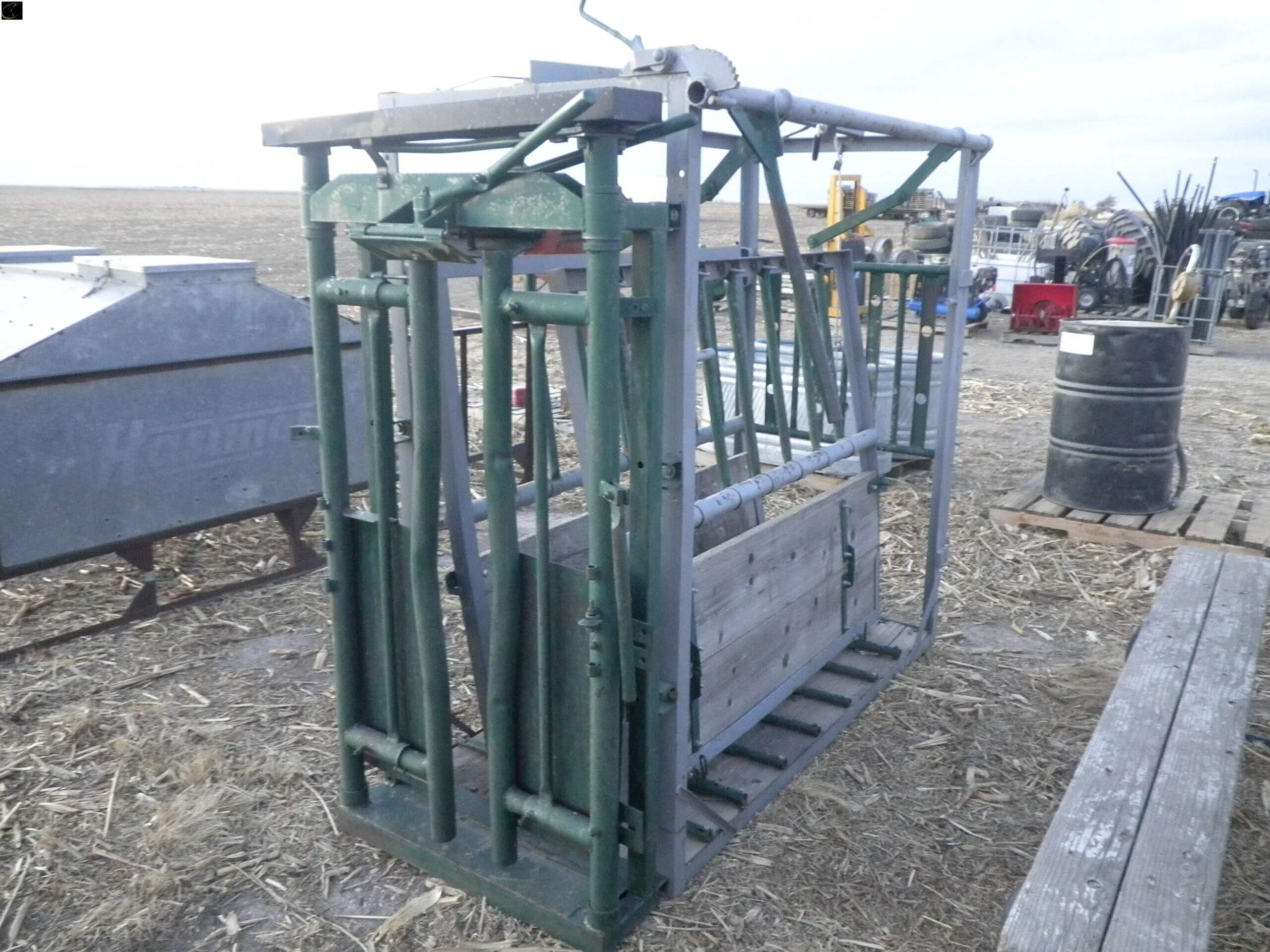 cattle squeeze chute-image