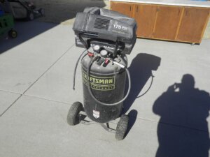 Craftsman 175 PSI upright compressor-image
