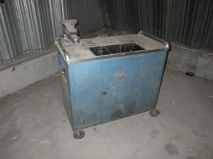 Sun rolling tool cart with vice-image