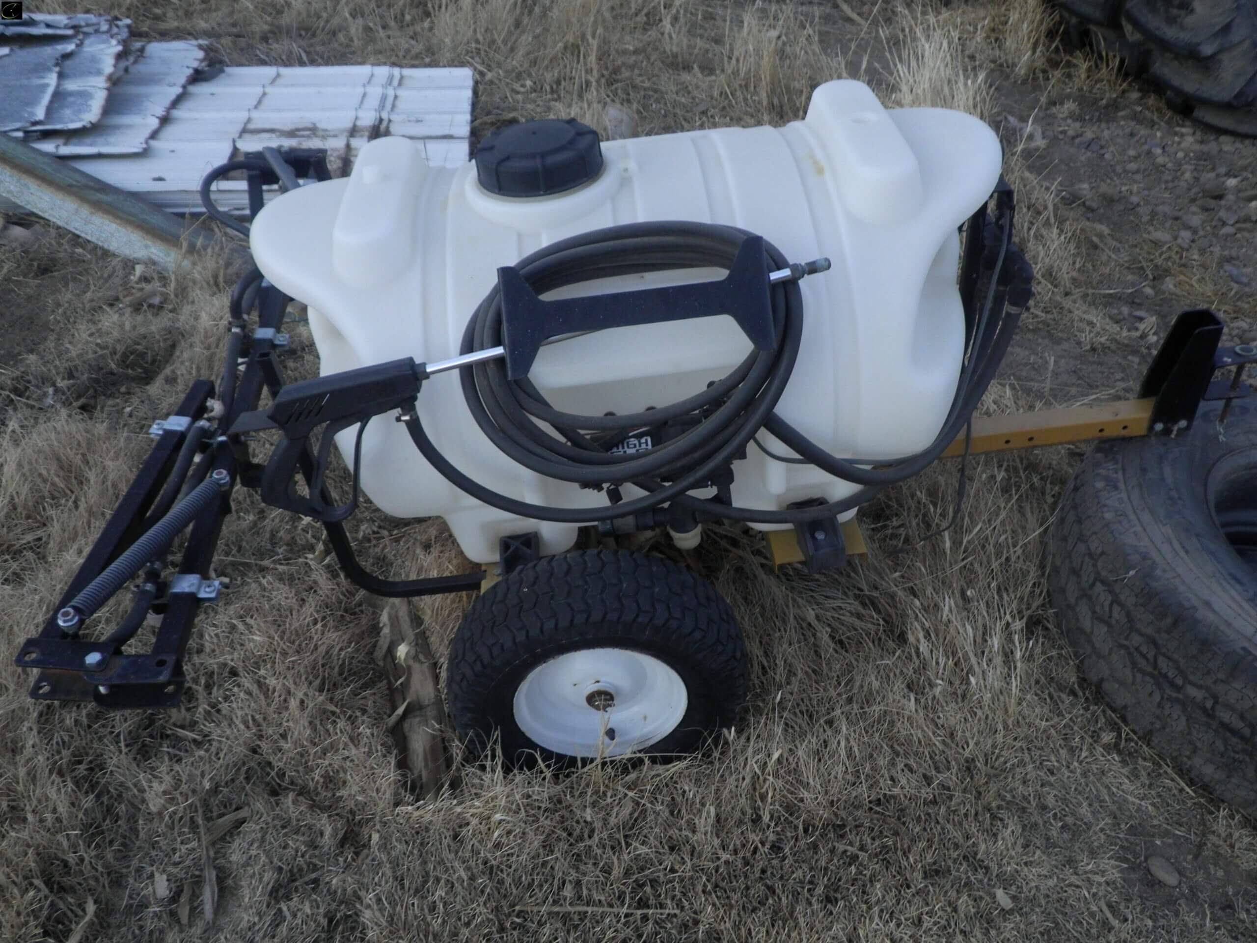 pull type ATV sprayer-image