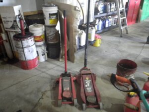 floor jacks-image