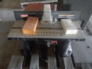 Craftsman router and table-image